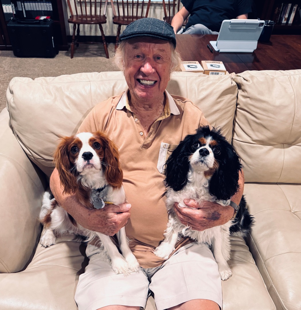 Bill &amp; Gloria have a new baby at home! 🐶❤️ Meet Dorset, Windsor's new little brother! Stay tuned for a video with Bill, Dorset and Windsor tonight at 8:00 PM ET on our Facebook and Instagram! #GaitherMusic