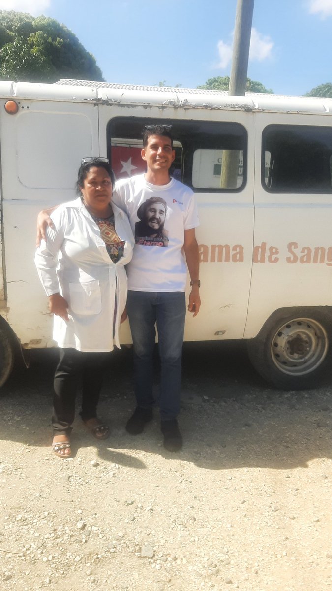 DraMarisol9564's tweet photo. En saludo al 99 Aniversario del natalicio de nuestro comandante se realiza banco de sangre en policlinico 8 noviembre,con el apoyo de los CDR  Guaro,#FidelPorSiempre, #HonorHolguinero https://t.co/k50SstHnw6