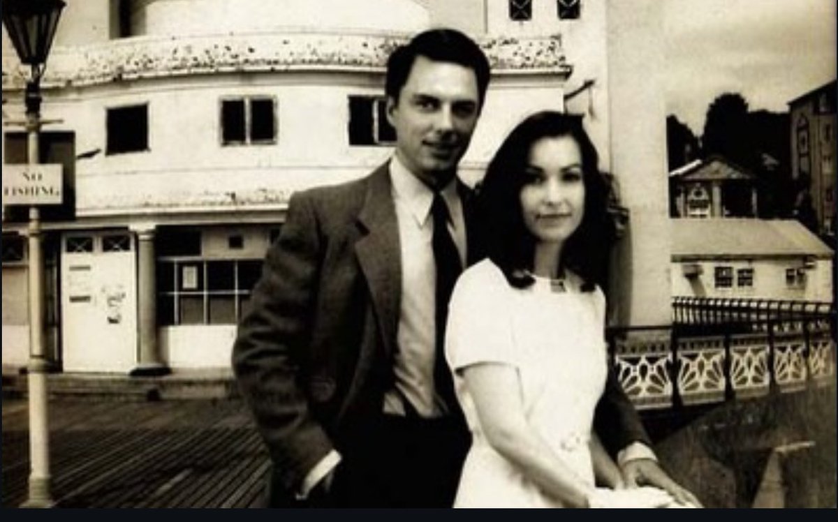DailyJantoGDLJB's tweet photo. Thier First loves - Estelle and Lisa! Two wonen that chanfe everything for Jack and Ianto. https://t.co/jyQJr39bfp