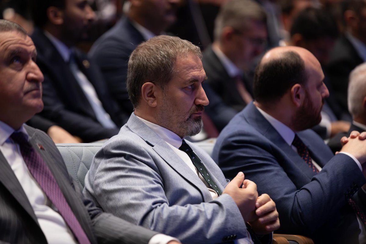 mustafasenbd's tweet photo. “Sizlere bırakacağımız en büyük miras olarak Terörsüz Türkiye'yi sabırla, cesaretle, samimiyetle inşa ediyoruz.”

Gençlik Kolları Başkanlığımız ile birlikte organize ettiğimiz Strateji ve İstişare Kampımızın kapanış programını Genel Başkanımız, Cumhurbaşkanımız Sayın @RTErdogan’ın teşrifleriyle gerçekleştirdik.

4 gün süren kampımızın ülkemiz ve partimiz için hayırlara vesile olmasını diliyor, emeği geçen her bir kardeşime şükranlarımı sunuyorum.
