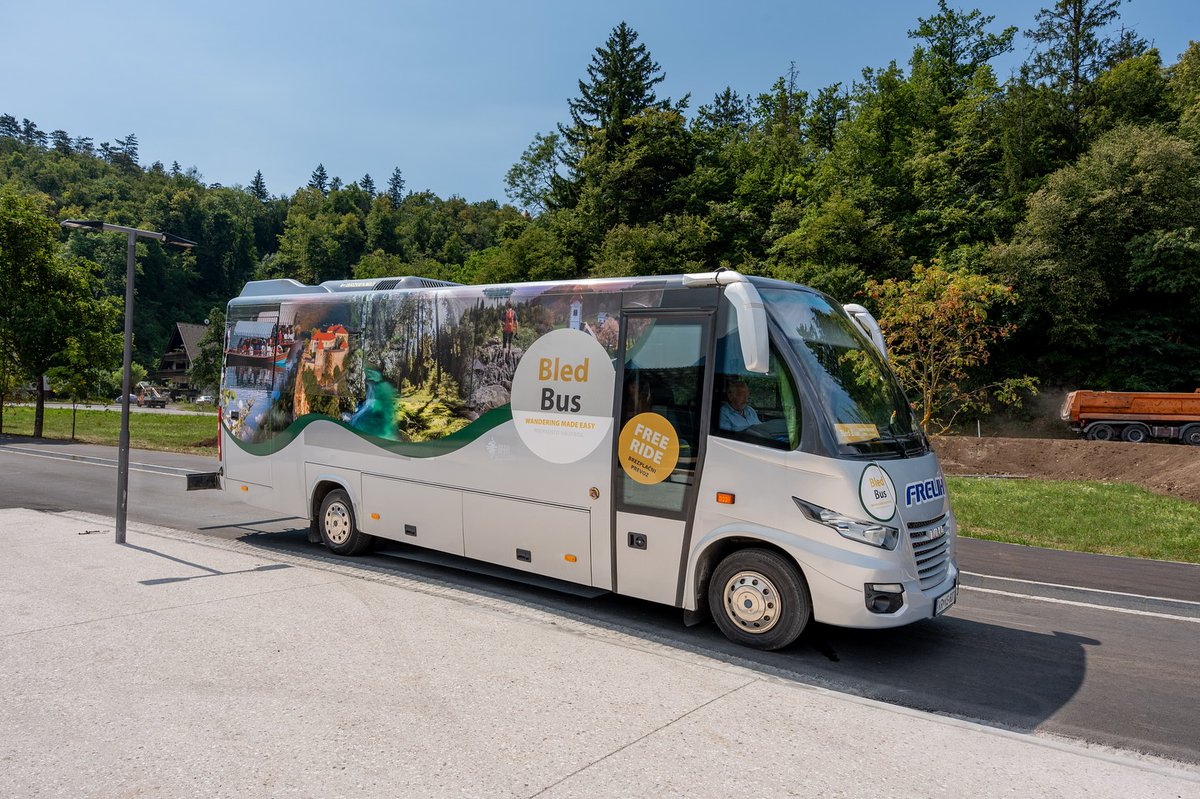🚌𝐅𝐫𝐞𝐞 𝐏𝐮𝐛𝐥𝐢𝐜 𝐓𝐫𝐚𝐧𝐬𝐩𝐨𝐫𝐭 𝐁𝐫𝐢𝐧𝐠𝐬 𝟑𝟔,𝟎𝟎𝟎 𝐏𝐚𝐬𝐬𝐞𝐧𝐠𝐞𝐫𝐬 𝐭𝐨 𝐂𝐚𝐫-𝐅𝐫𝐞𝐞 𝐁𝐥𝐞𝐝 𝐢𝐧 𝐉𝐮𝐥𝐲

More about free public transport in Bled ➡️ tinyurl.com/bled-bus-july-…