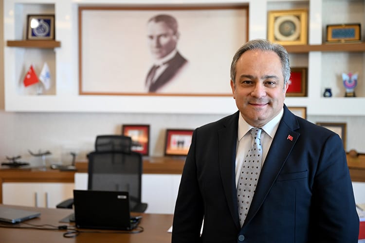 📍09.08.2023-13.08.2025: Mesleki Yeterlilik Kurumumuzda iki yılı tamamladık.
📍Çalışma ve Sosyal Güvenlik Bakanımız Sn. Prof. Dr. Vedat IŞIKHAN'ın tensipleri ile aldığımız görevde, ülkemizde Türkiye Yeterlikler Çerçevesi'nin yaygınlaşması, yeni mesleklerin geliştirilmesi, mevcut