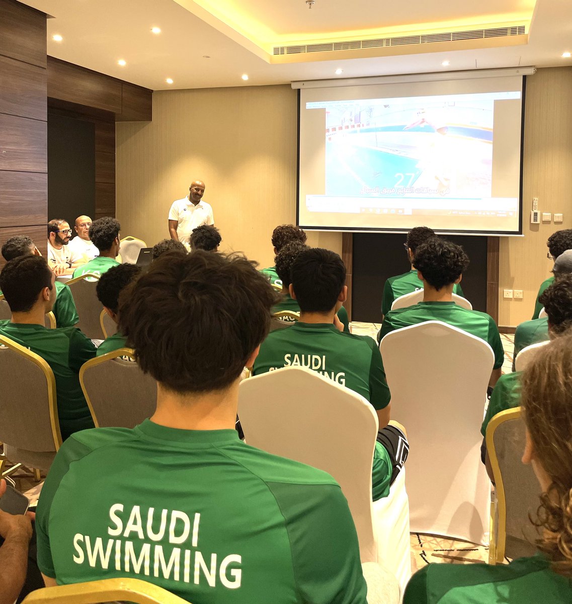 - أداء بلا أخطاء 🙌
- خطوة نحو الذهب 🏊‍♂️

📸| على هامش معسكر المنتخب السعودي المقام بالرياض اقيمت اليوم ورشة عمل بعنوان "معرفة قوانين السباحة طريقك للفوز" قدمها الحكم الدولي عبدالمجيد النواف وتهدف الورشة إلى إبراز أهم جوانب التحكيم والتحديثات في القوانين وتجنب الأخطاء لضمان أداء
