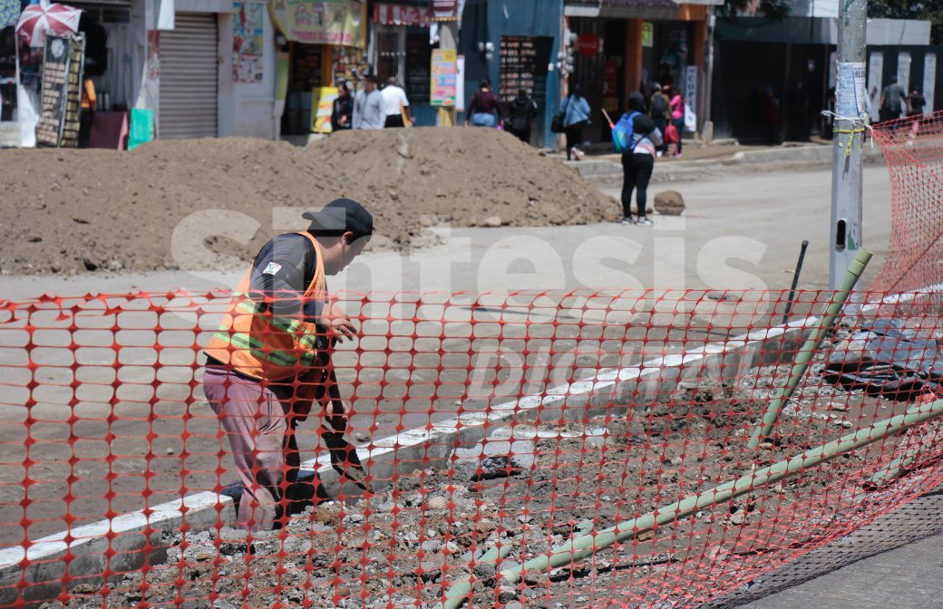 sintesisweb's tweet photo. 🚧Trabajos de pavimentación y remodelación de la calle 11 Oriente, a la altura de la Secretaría de Finanzas. 

📸@FotoSintesisOB https://t.co/AESovM0glm