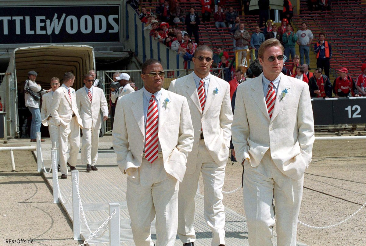 Spurs players out for a pre match walk on the pitch. Reminds me a little of something from 29 years ago…..