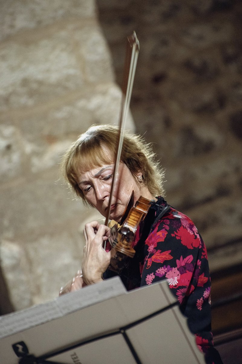 An unforgettable evening, filled with the enchanting sounds flowing from the violin of the exceptionally talented Austrian-Russian violinist Elena Denisova! 🎶

For us, this was the highlight of the 27th edition of the Pag Art Festival 🎻✨

📸Elvis Šmit