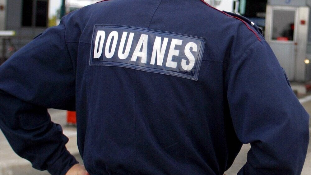 Les douanes saisissent plus de 5 600 bijouterie fantaisie dangereux en provenance de Chine
👉 l.laprovence.com/oJtG