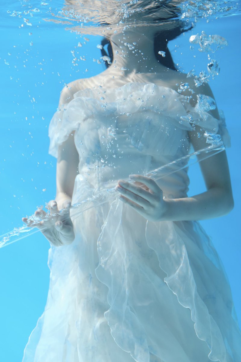 8ru_chica______'s tweet image. 【my work】

nanahaさんと大野綾音さんの
音楽ユニット「Sui.」のアーティスト写真を撮影担当いたしました。

初めて水中写真でお仕事のご依頼をいただきました。
有難うございます！

#mywork