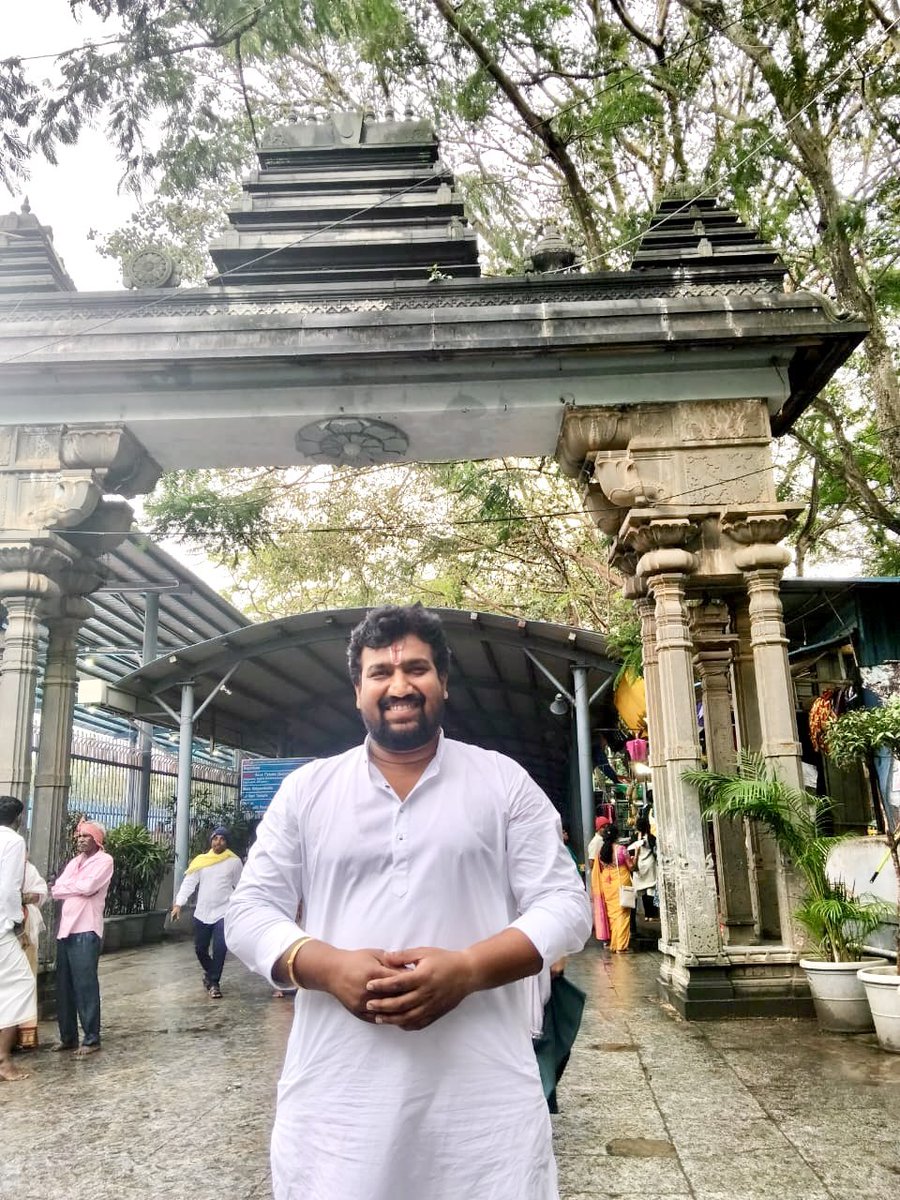 Sivadath27's tweet image. వేంకటేశ్వర స్వామి వారి సన్నిధిలో... #tirumala #sivadath #tirumalatirupatidevasthanam @PawanKalyan @mnadendla @JanaSenaParty @NagaBabuOffl