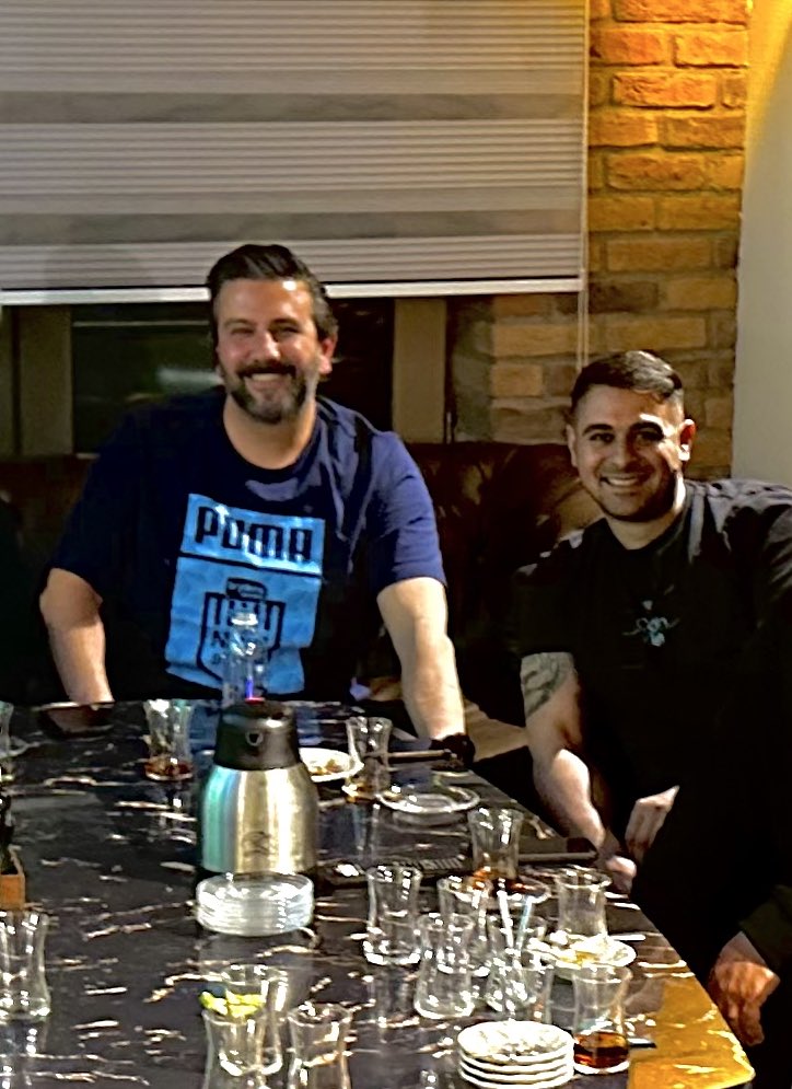 Aslan sığmaz dört duvara
Bugün değilse yarın ama elbet bir gün ağabey..
#UğurOkay