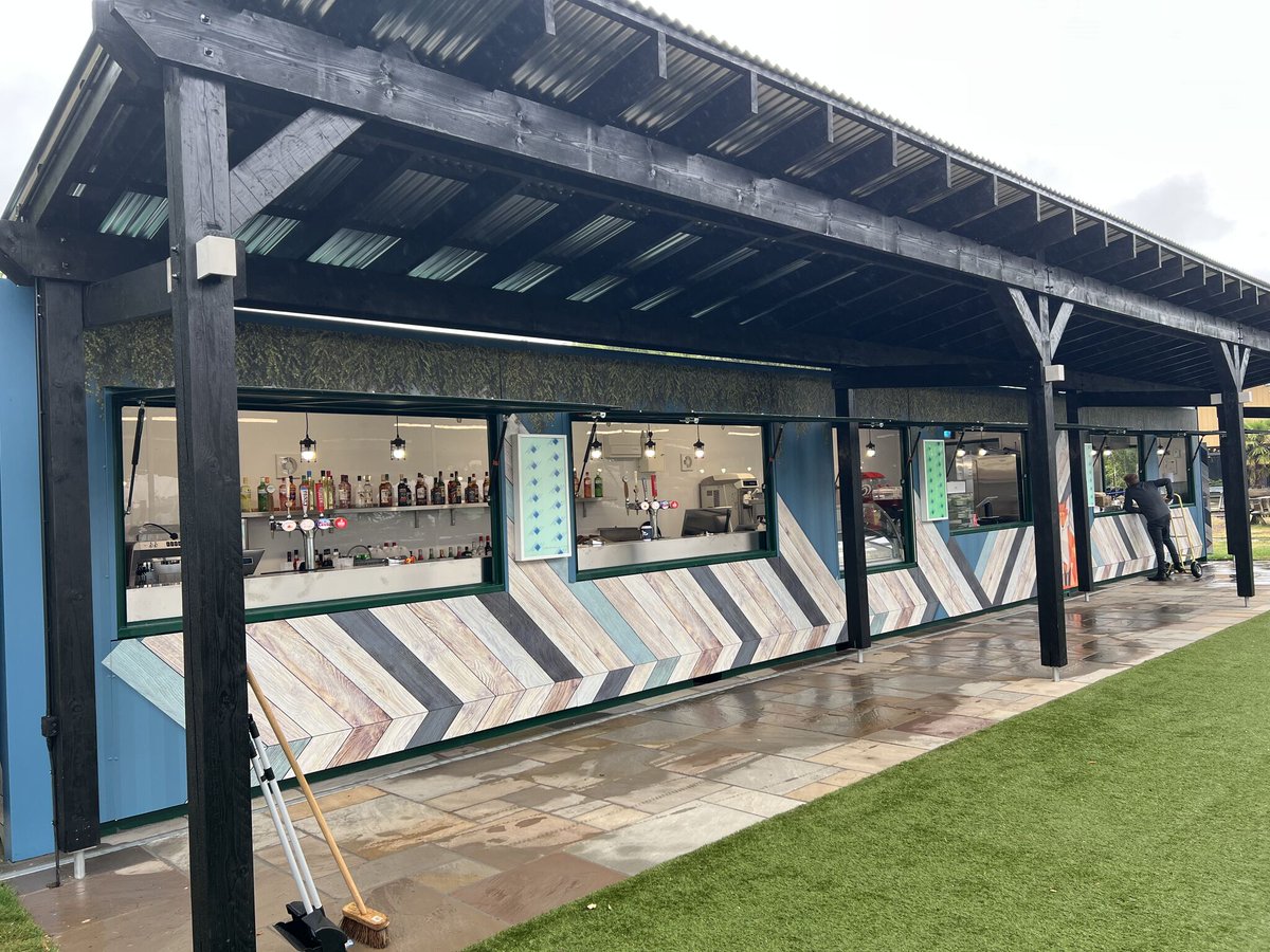 ContainersUK's tweet photo. Our longest shipping container conversion! A 60ft deluxe catering conversion for Away Resorts holiday parks - a 20ft and 40ft shipping container joined up on site in Lincolnshire: https://t.co/umg9CMv9b5 https://t.co/nilnDV5PiJ