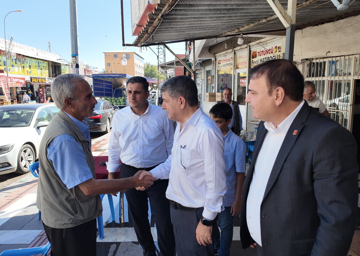 Ferhat KARADAĞ (@karadagferhatt) on Twitter photo 📍Hilvan'dayız!
Kocaeli Milletvekilimiz Prof. Dr. Sn. Mühip Kanko, il yöneticilerimiz ve Hilvan İlçe Başkanımız Fatih Aybar'la Hilvan çarşı esnafımızı ziyaret edip, sorun ve sıkıntılarını konuştuk.
#sanlıurfa #hilvan
<a href="/kanko_muhip/">Prof. Dr. Mühip Kanko</a> <a href="/FatihAYBAR3/">Fatih AYBAR</a> <a href="/halilbarutchp/">Halil Barut</a> <a href="/mehmetcelalavci/">Mehmet Celal AVCI</a> 📍Hilvan'dayız!
Kocaeli Milletvekilimiz Prof. Dr. Sn. Mühip Kanko, il yöneticilerimiz ve Hilvan İlçe Başkanımız Fatih Aybar'la Hilvan çarşı esnafımızı ziyaret edip, sorun ve sıkıntılarını konuştuk.
#sanlıurfa #hilvan
<a href="/kanko_muhip/">Prof. Dr. Mühip Kanko</a> <a href="/FatihAYBAR3/">Fatih AYBAR</a> <a href="/halilbarutchp/">Halil Barut</a> <a href="/mehmetcelalavci/">Mehmet Celal AVCI</a>