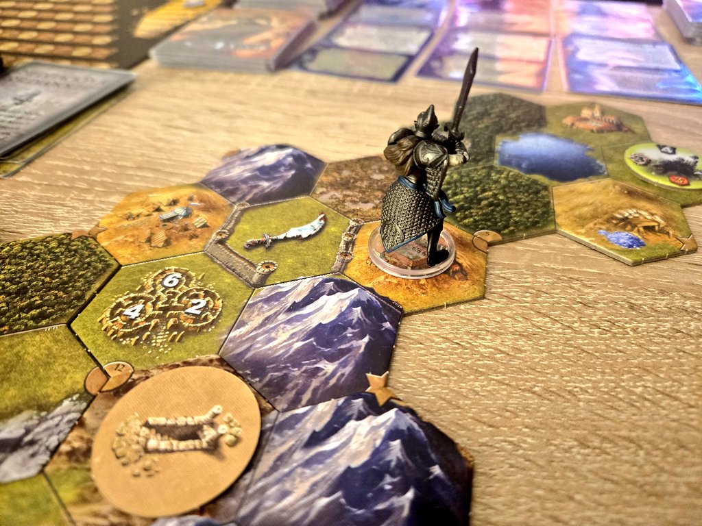 Seryu_MG's tweet photo. Probando #MageKnight en #solitario menudo puzle cada turno! Enganchada a la conquista en solitario por supuesto no me he acercado a una victoria 🥲 muy bueno como esperaba! #juegosdemesa https://t.co/rcAXK1DXkG