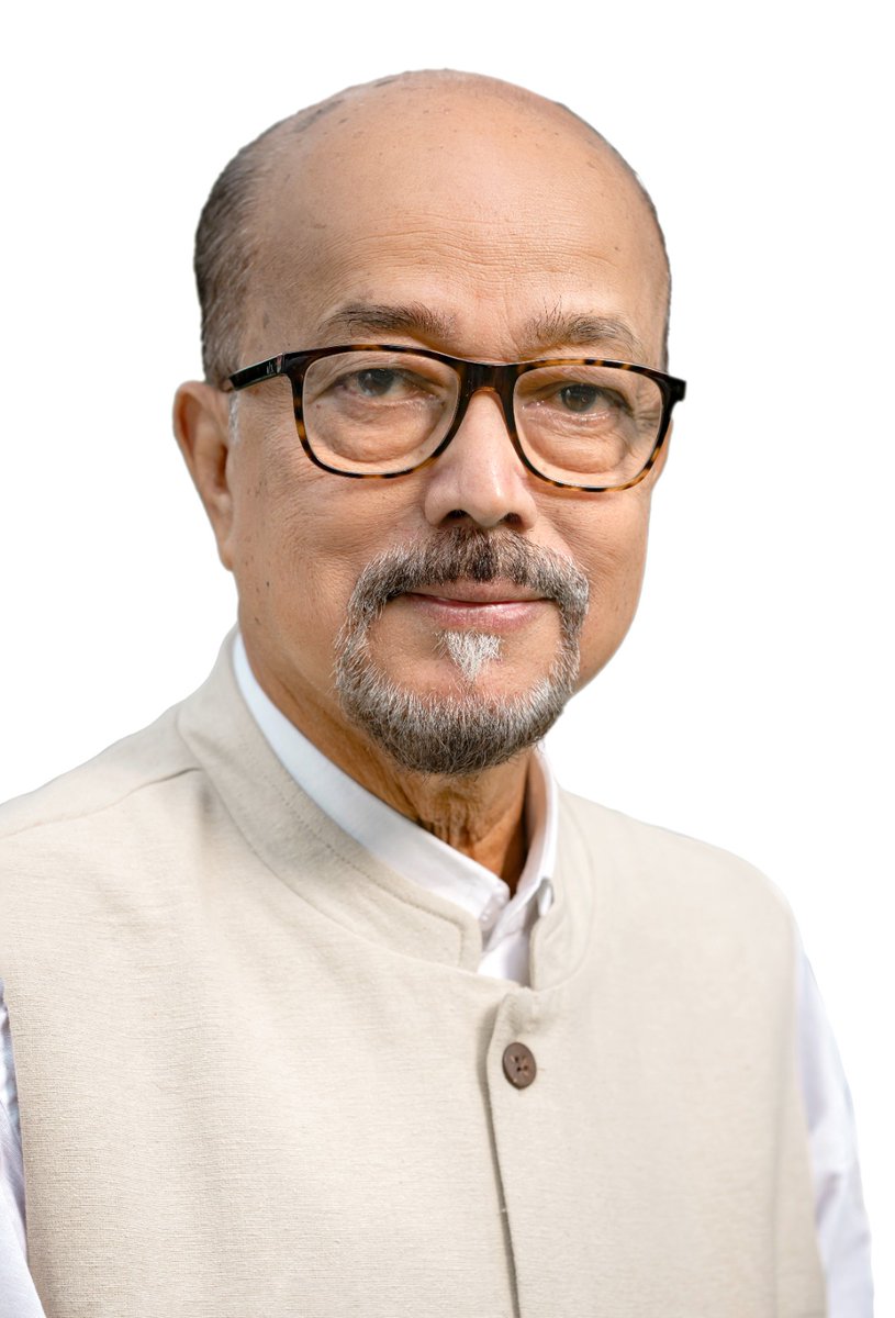 राज्यपाल श्री रमेन डेका द्वारा जनजातीय क्षेत्रों में स्वास्थ्य सेवाओं को सुदृढ़ बनाने के उद्देश्य से वनवासी विकास समिति (छत्तीसगढ़ प्रांत) को एम्बुलेंस के लिए 7.63 लाख रुपये की सहायता प्रदान की गई। इससे सुदूर वनांचलों में समय पर चिकित्सा सुविधा उपलब्ध कराने में सरलता होगी। 1/2