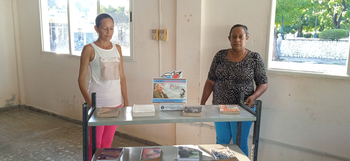 ma52984's tweet photo. Expo - Bibliográfica por la técnica de Biblioteca Maritza Perez Reyes dedicada a #Fidel celebrando su 99 cumpleaños con la certeza de saberlo vivo, presente en cada victoria o desafío de la Revolución.
#100AñosConFidel
#CulturaYara https://t.co/BrBozMhPnc