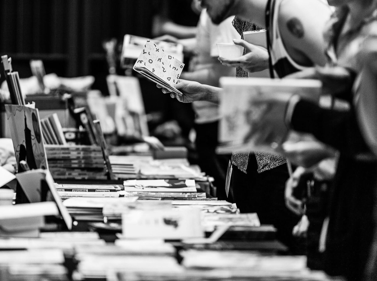 SERIEGATAN ÄR TILLBAKA PÅ SÖNDAG! Söndagen den 17/8 kl. 10–17 är det dags för SERIEGATAN på Stockholms bokbord på Drottninggatan igen. Serieteket med vänner säljer gallrade OCH nya serier till vrakpriser! Och priserna GÅR NER UNDER HELA DAGEN!
#seriegatan #sthlmkulturfestival