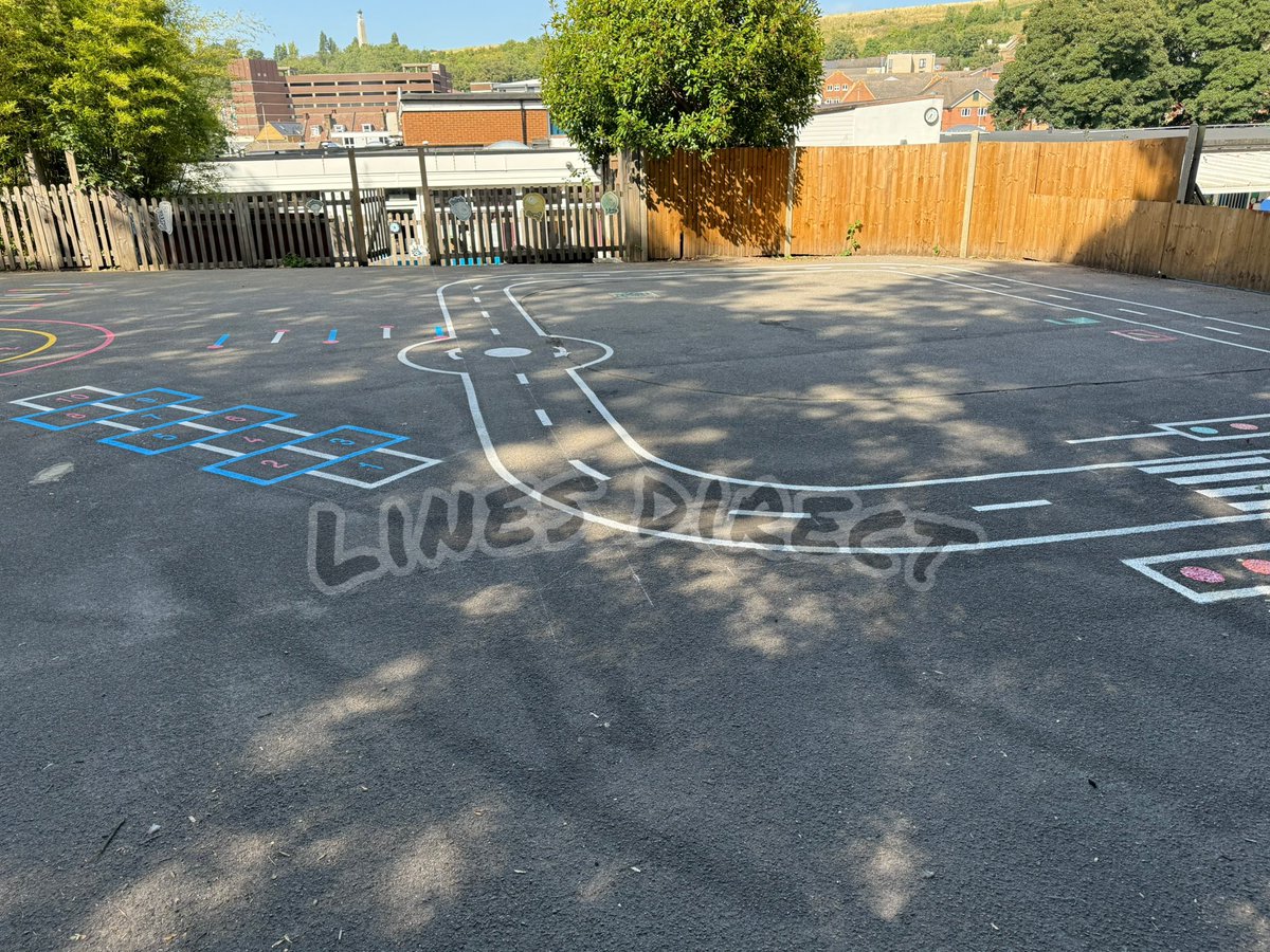 LinesDirect's tweet image. Bright and fun for the children to return back to school #School #Primary #Secondary #Southeast #Kent #London #PlaygroundMarkings #Local #Medway #BrightColours #MaidstoneBoroughCouncil #KCC #Sussex #Essex #outdoorclassroom #Readwriteink #SchoolPTA #Roadway #Target #Havering