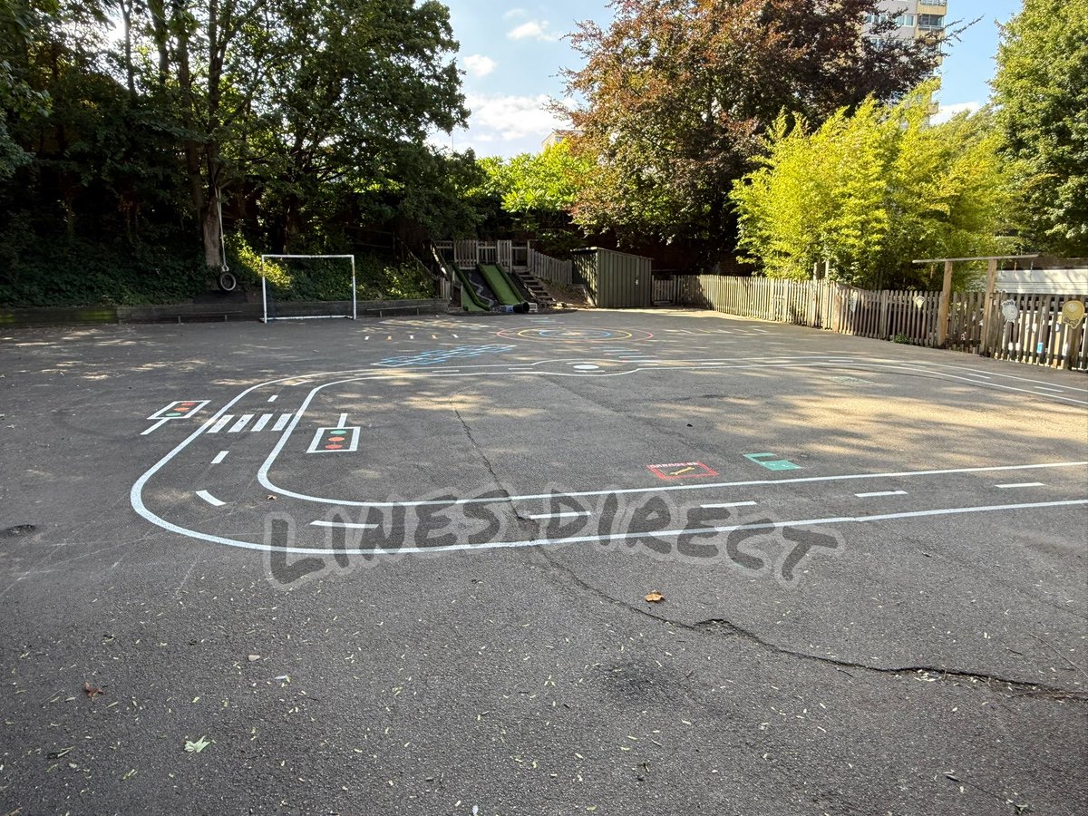 LinesDirect's tweet image. Bright and fun for the children to return back to school #School #Primary #Secondary #Southeast #Kent #London #PlaygroundMarkings #Local #Medway #BrightColours #MaidstoneBoroughCouncil #KCC #Sussex #Essex #outdoorclassroom #Readwriteink #SchoolPTA #Roadway #Target #Havering