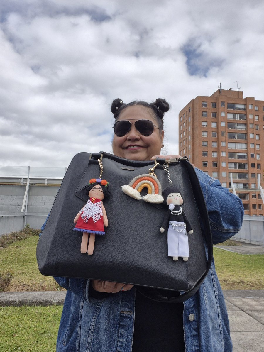 lapesadademoda's tweet photo. Profe con charms bags by @Merhechoamano #ProfeCoolYFeliz

💅💅💅 https://t.co/TKgN2u61Mj