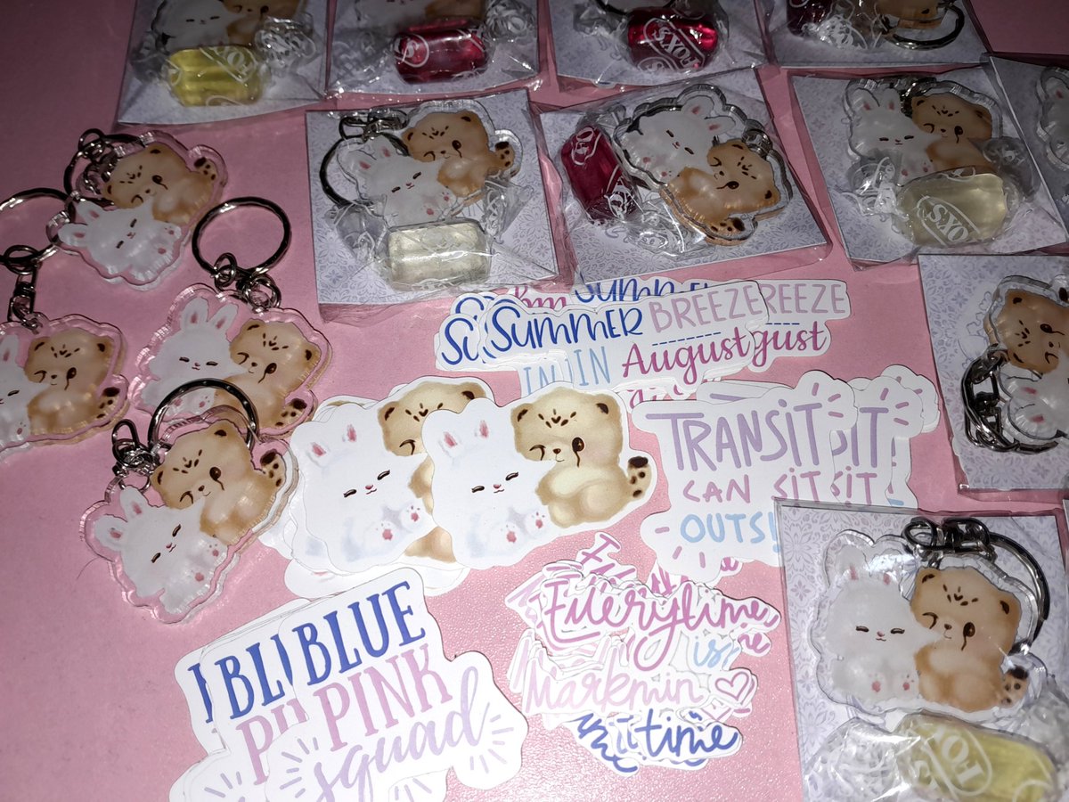 knis___27's tweet photo. Sesi 3 sesi 3 mana sesi 3, sampai ketemu di venue ya para sesi 3, minta aja ntar ini souvenir nikahannya langsung ke admin akun ini, jangan lupa kyuu tiga kali👌🏻🩷🩵✨️✨️ https://t.co/uk311pZXLu
