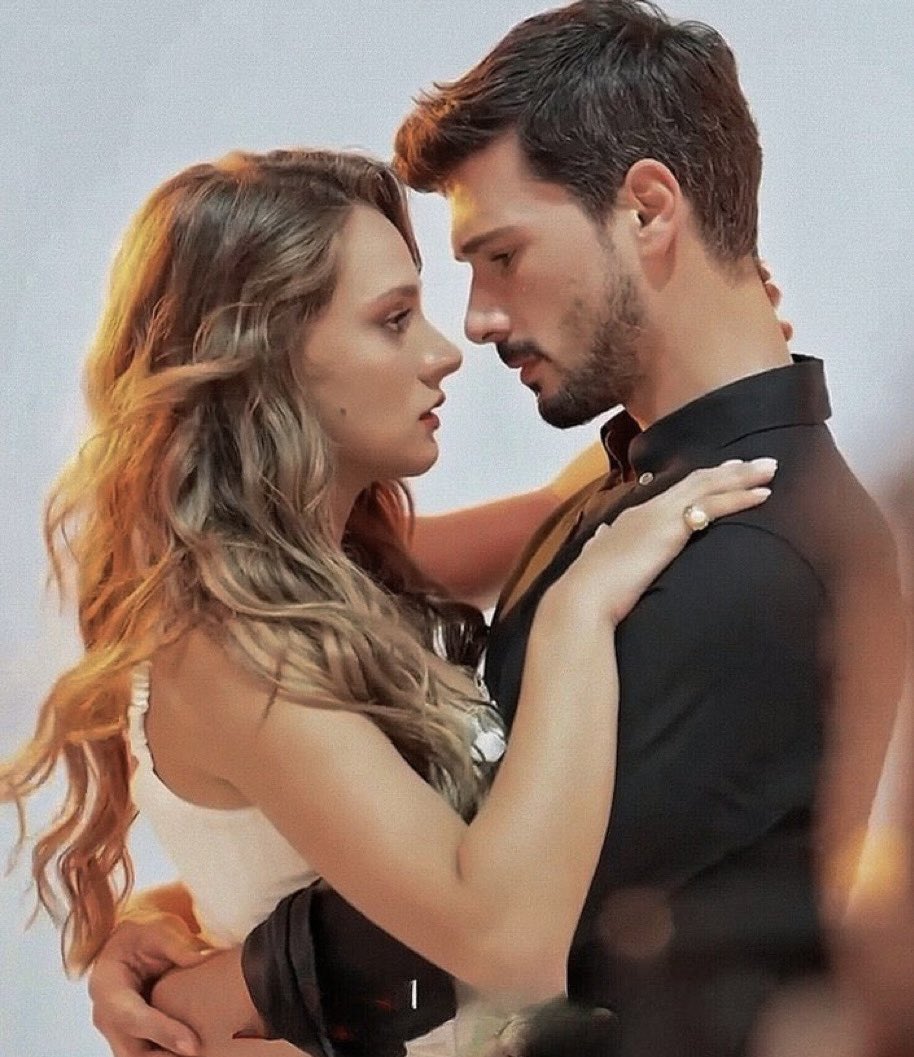 we are still here and we still want them back for another season 
#Halzey 
#MirayDaner #DenizCanAktaş