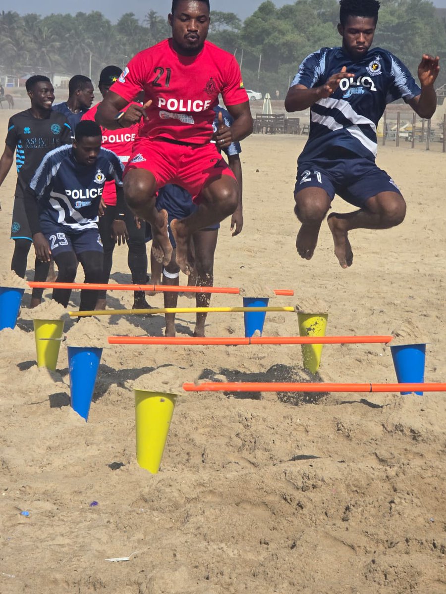 PNationals_fc's tweet photo. Pre season taking shape..

#conditioning #strength #endurance #toughness 

#beachwork🏝️

#preseason

#TeamPolice 💙
#WeArePolice👮🏾‍♂️
#PNFC
#AccessBankDOL https://t.co/VKlD6IKivd
