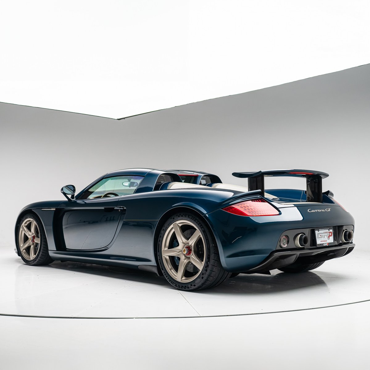 dupontregistry tweet media