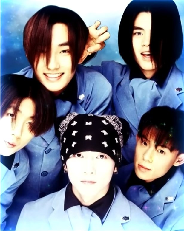 midnight_hyuk's tweet photo. 지나간 시간은 뒤로하고,
지금이라는 시간에 최선을 다해주기를.

+) 내년 30주년에 H.O.T. 단콘 예정이라고 https://t.co/04LvksTuCl