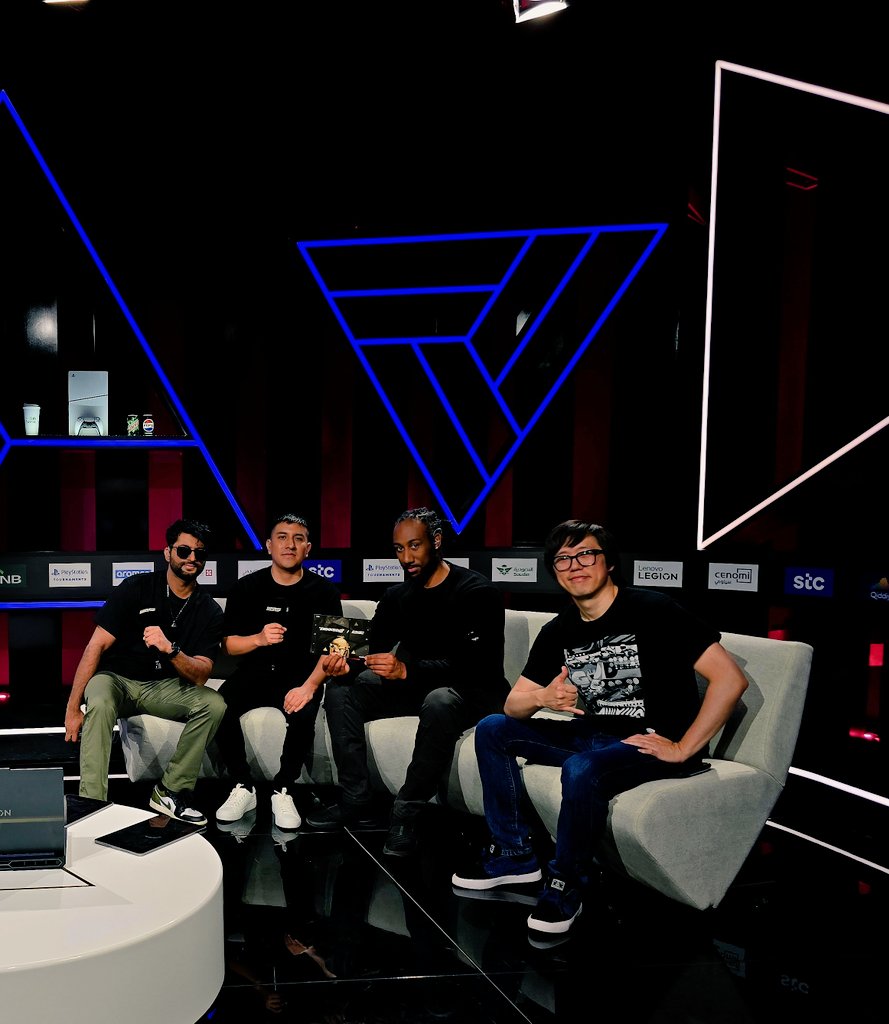 Roo Kang tweet media