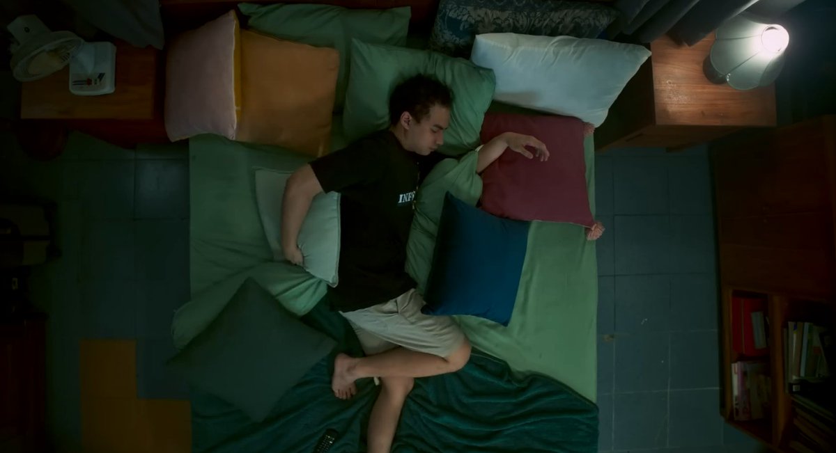 Intinya Tinggal Meninggal adalah film Indonesia yang sangat segar. Berani mendobrak berbagai macam batasan yang syukurnya berujung menyenangkan.

Satu lagi gebrakan berani dari Imajinari yang patut diapresiasi, trims berat karena tidak berhenti memberikan kesempatan gila untuk