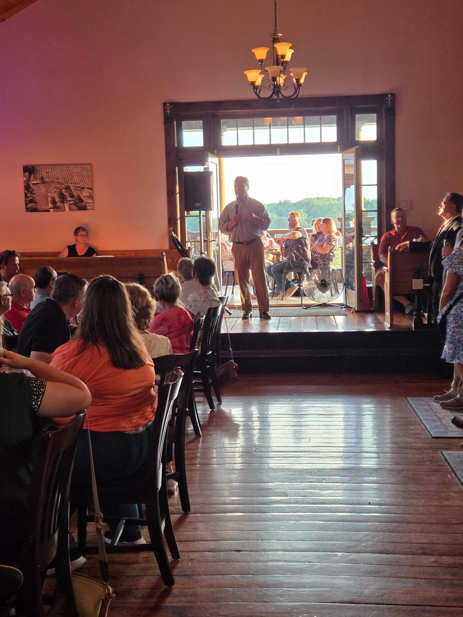 Thank you to the Ashtabula County GOP and the chairman for having me speak at your Chairman’s Reception. It was a great evening, and we had productive conversations. I look forward to continuing to work with our leaders in Ashtabula to bring results back to the county.
