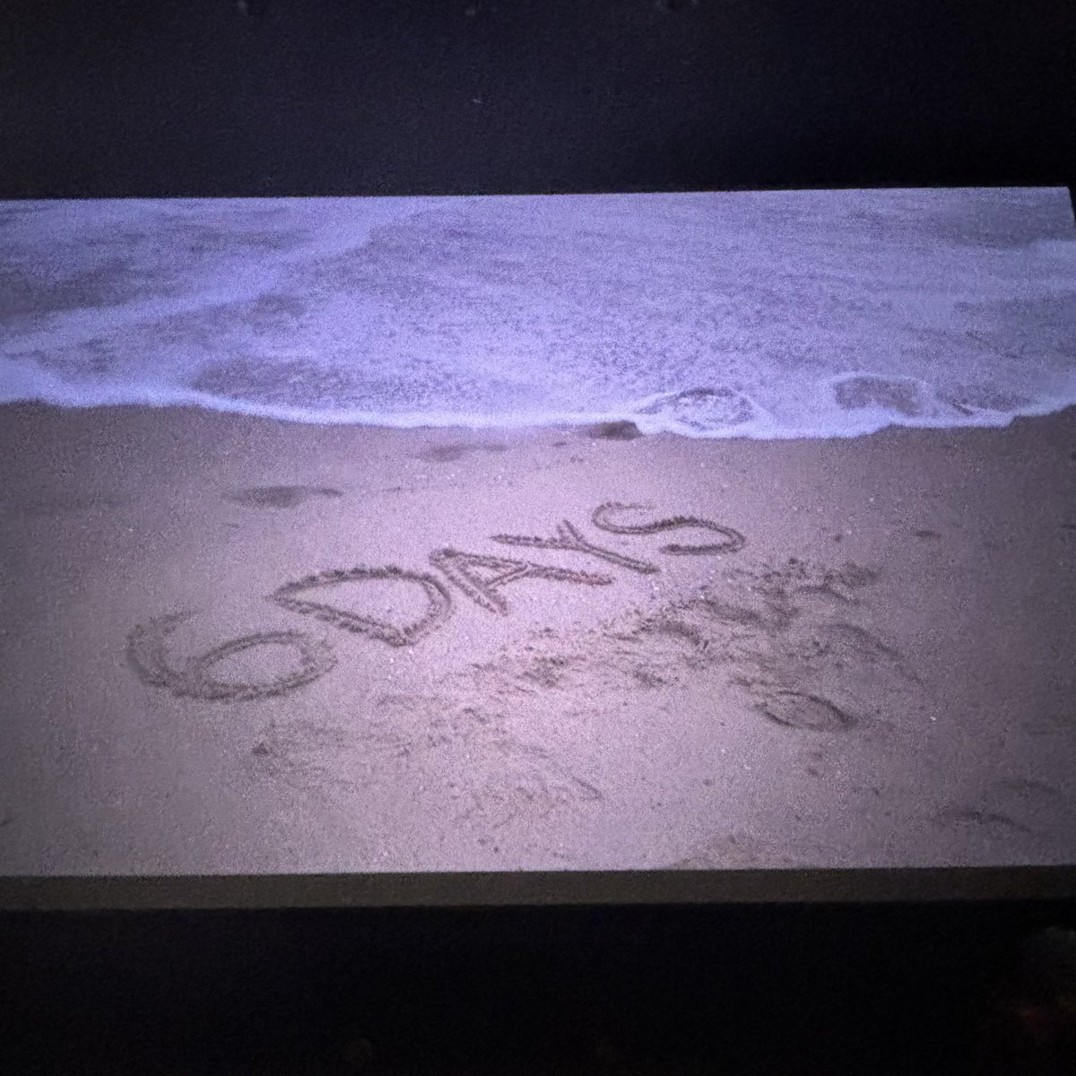 최고의 영화 ... 💚

#6DAYS #식스데이즈 #DAY6 #데이식스 #관람인증

버스킹 장면 하나하나 너무 예뻤고,
큰 스크린 화면으로 보는 데이식스... 최고였어요🥹💚
무엇보다 함께 여행하며 스토리라인을 따라가는듯한 느낌,,, 낭만합격💕

항상 마데 덕이라고 해주는 데식이들 최고🥰

<a href="/CGV_FanSupport/">CGV_ICECON</a>