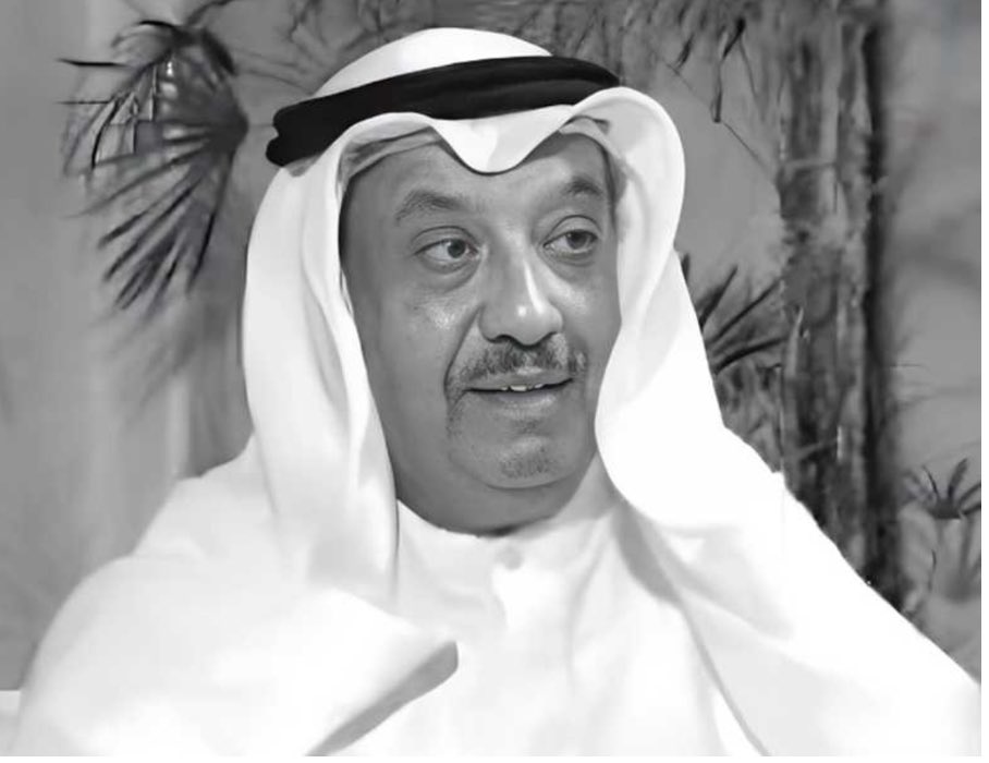 العم أحمد يوسف عبد الله النفيسي، رحمه الله، كان كاتبًا صحفيًا ونائبًا سابقًا في مجلس الأمة الكويتي. وُلد في الكويت عام 1939، وتخرج في العلوم السياسية من الجامعة الأميركية في بيروت عام 1968. شغل منصب رئيس تحرير جريدة الطليعة لفترة طويلة، وكان عضوًا مؤسسًا للمنبر الديمقراطي