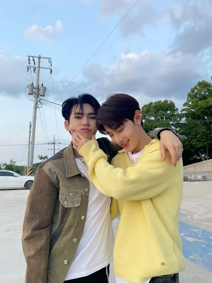 #binneul #neulbin filo au
We Were Never Just Friends

Modern-day Seoul, inside the high-stakes world of idol trainees.
Hanbin and Hao are under the same entertainment company, sharing dorms, routines, late-night practices — and a connection neither of them has ever named.