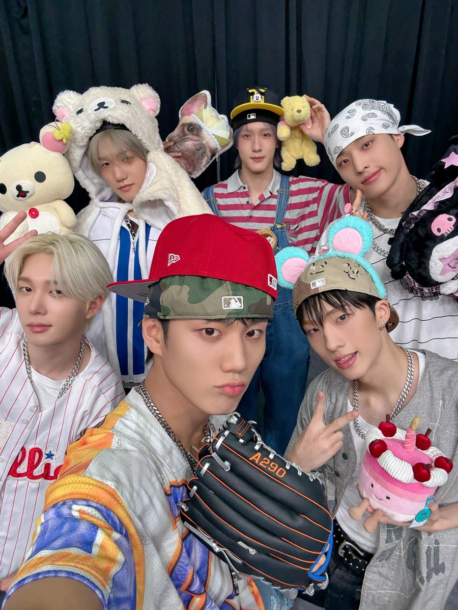 P1H_official's tweet photo. [📸] 250813 P1Harmony 8th Mini Album [DUH!] 발매 기념 팬 사인회

#P1Harmony #피원하모니 #P1H #DUH https://t.co/mrBsaD7vt0