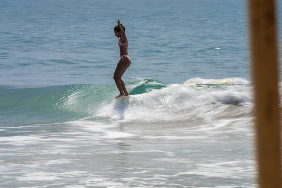 Roxy's tweet photo. Gliding through paradise with Flora Christin.

📷 la_malinde https://t.co/Jkwqnwa7Bf