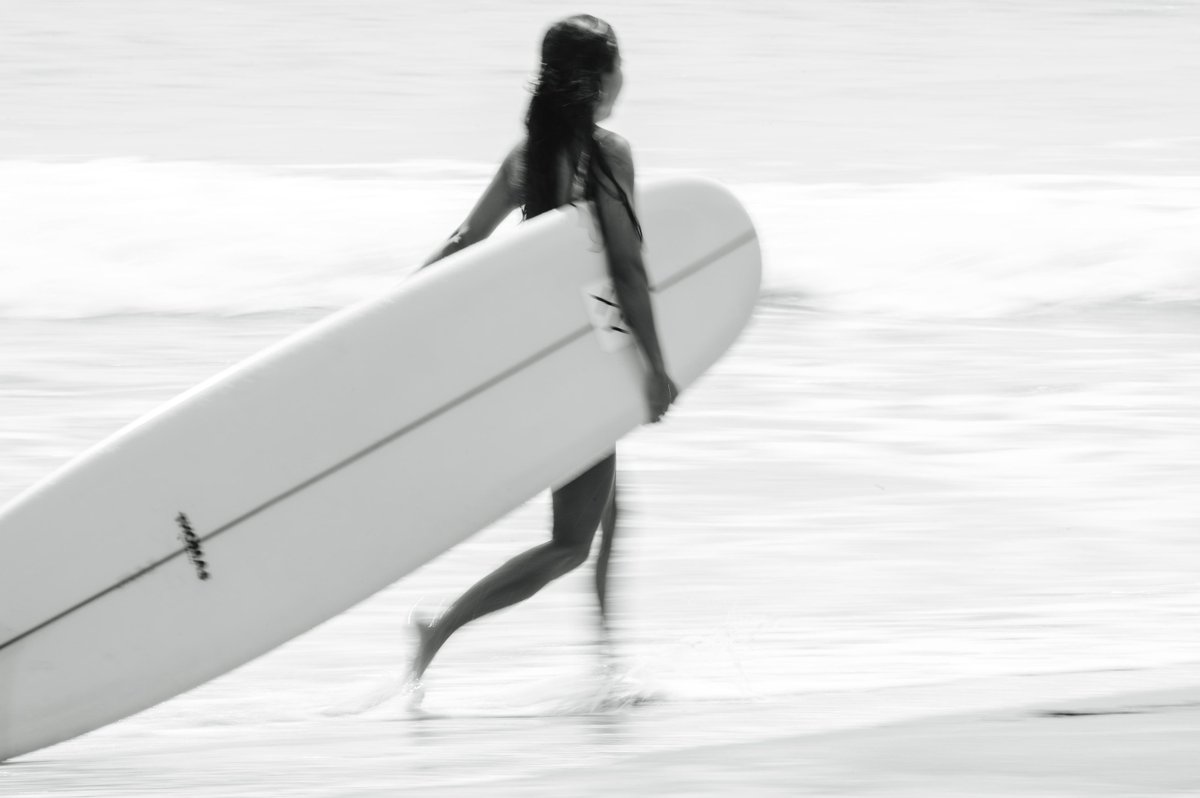 Roxy's tweet photo. Gliding through paradise with Flora Christin.

📷 la_malinde https://t.co/Jkwqnwa7Bf