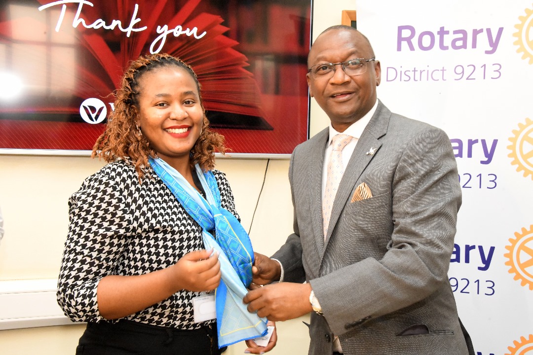 newvisionwire's tweet photo. @nyamadon Geoffrey Martin Kitakule, Rotary District Governor D9213, interacts with Vision Group Head of Marketing Hope Nuwagaba and Head of Marketing and Communication @LoTukahirwa.
#VisionUpdate https://t.co/Lh1aqgsawW