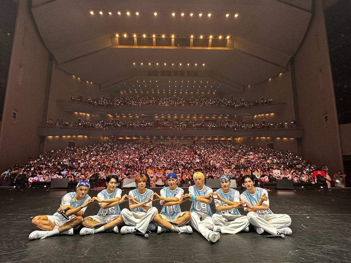 NEXZ_official's tweet photo. NEXZ LIVE TOUR 2025 “One Bite”
DAY14📍福岡サンパレス

福岡NEX2Yやばいばい！

NEX2Yがいないと何もできないNEXZだから
これからもNEX2Yでいっぱいの毎日にして
残りの公演も一緒に走って行くばい🤍

#NEXZ
#NEXZ_TOUR #NEXZ_LIVE_TOUR
#OneBite #One_Bite
#NEXZ_One_Bite https://t.co/L12MyrSUDq