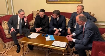 Powtórka z rozrywki, Tuska znów nie dopuścili do głosu.
Gdzieś był wywiad jak Tusk mówił, że tylko się wtedy przedstawił podczas rozmowy 🙃