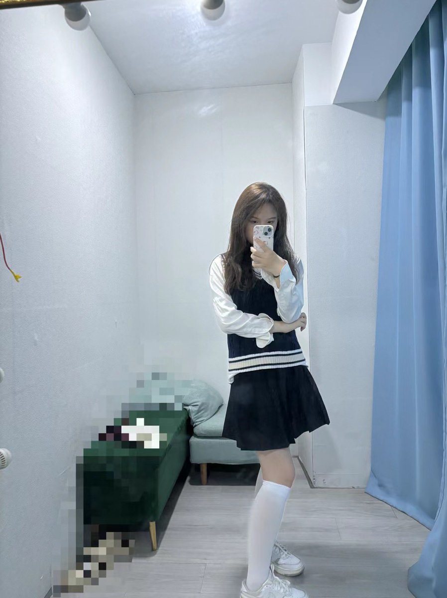 3354429872Hello's tweet photo. 为什么睡这么早 https://t.co/Fb5kJTFiWD