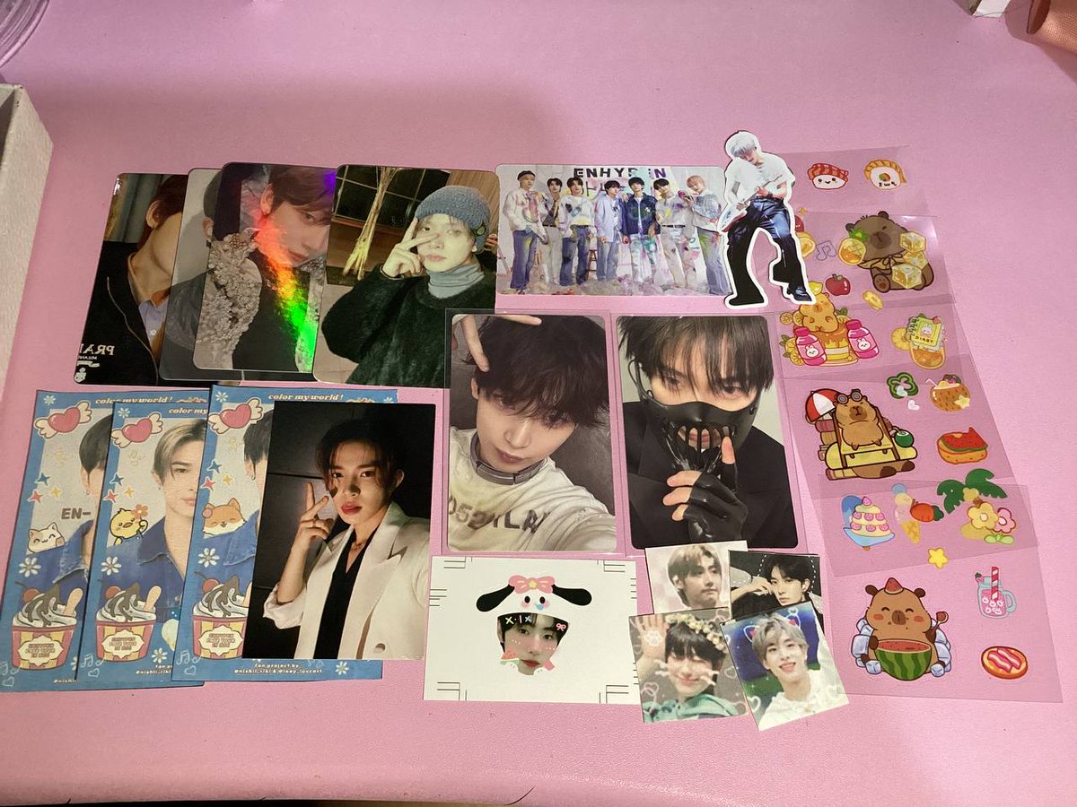 lvkssn's tweet photo. 🌷 — #avemails

AHHGHH naunbox ko na rin. Thank you so much  ate kyung! super generous din sa freebies. Sa uulitin @kyhwrites_ love yew 

#1214thanks https://t.co/apgb8e3MEr