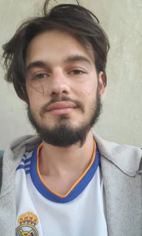 DigitalBorz's tweet image. 🔴Suriye’deki Ponej sülalesinden iki Çerkes genci 12 Ağustos tarihinde kaçırıldı.

Salı günü, Kanitra'daki Beer Ajam köyünde kamu güvenliği üniforması giyen dört silahlı adam tarafından gece yarısı kaçırıldığı belirtilen gençlerin isimleri şöyle;

Abdul Latif Mohannad Nakha (20)…