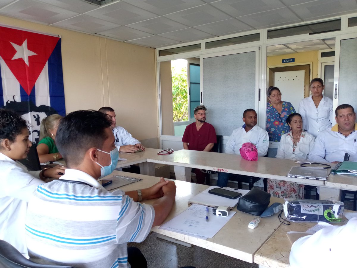Hoy la sala de Cardiología del #HospitalGuevara celebra el 22 aniversario de su fundación, ameno fue el matutino en torno a esta fecha importante para la institución #100AñosConFidel <a href="/MINSAPCuba/">Ministerio de Salud Pública de Cuba</a> <a href="/PresidenciaCuba/">Presidencia Cuba 🇨🇺</a> <a href="/dgslastunas/">Dirección General de Salud Las Tunas</a> <a href="/DirGeneralTunas/">Director General de Salud Las Tunas</a> <a href="/marianela7772/">Marianela</a> <a href="/ORSerranoB/">Orlando Rafael Serrano-Barrera</a> @VivianaDgs