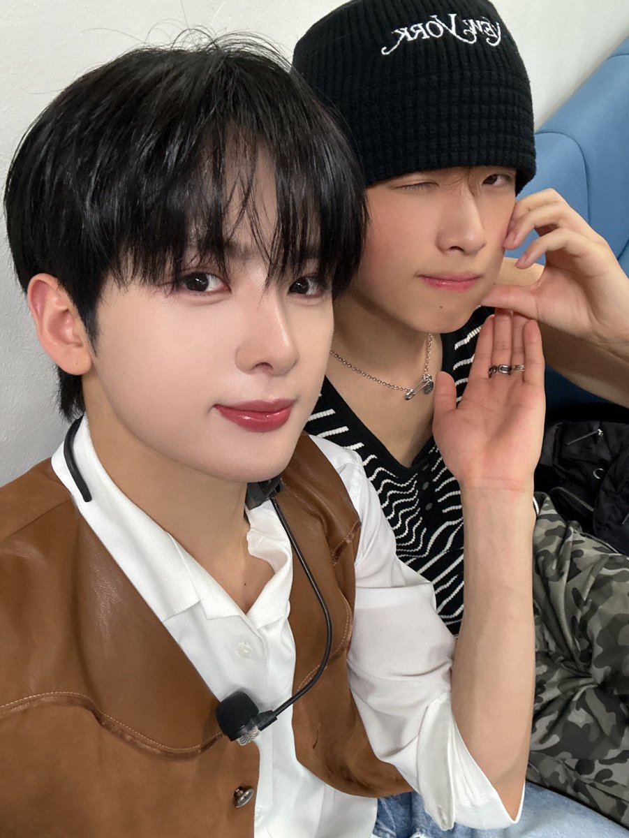 [#링치] 

우리 귀여운 현태 생일 축하한다~❤️🎂🎊

#FANTASYBOYS #판타지보이즈
#LINGQI