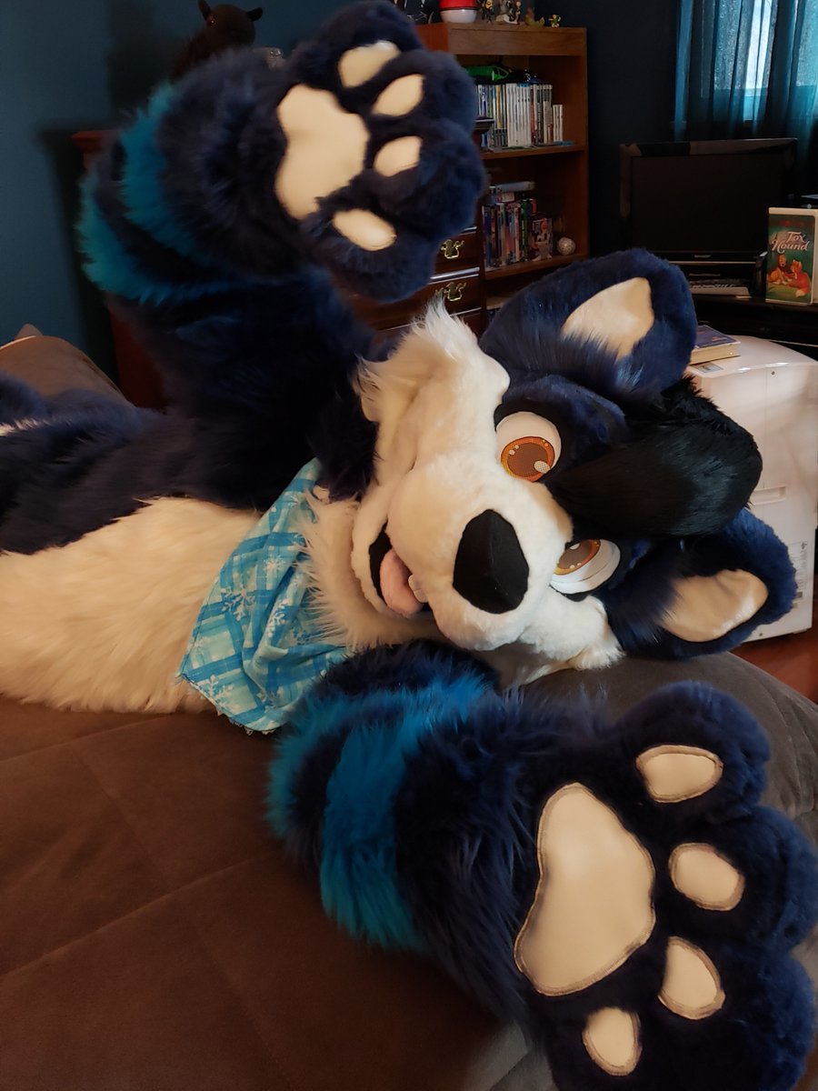 Happy fursona birthday to Peppy! Today he turns 7! I've loved being such a happy fun squirrel for you all for so many years now. Its been one of the great joys of my life that I'll always treasure. Here's to all the good memories we've made and more to be made in the future! ^^