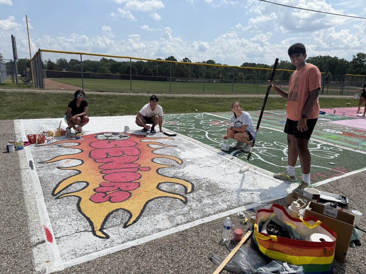 It takes a team of leaders to bring dreams to life! Huge shoutout to our NHS officers…love the finished spots! 😍💚🖤 #UnitedGreenmen <a href="/ACSD_MH/">Mike Hayes</a> <a href="/DrPMilcetich/">Paul Milcetich</a> <a href="/torresv4msu/">Victor Torres</a> <a href="/ahsallsports/">Aurora OH All Sports Boosters</a> <a href="/auroraathletics/">Aurora Athletics</a> <a href="/AHS_SeanBaker/">AHS_SeanBaker</a>