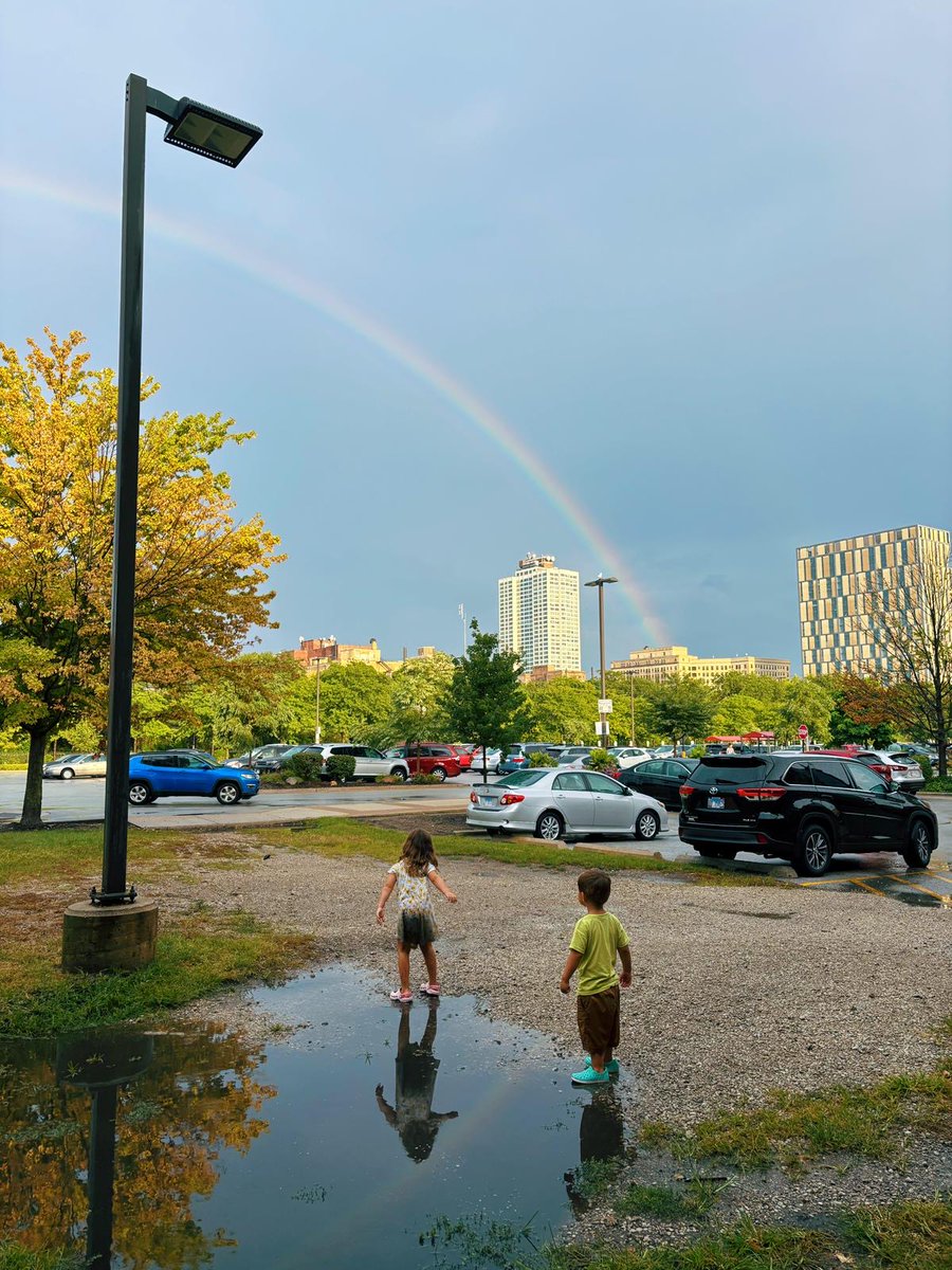 NancyAFrench's tweet photo. These two cuties saw that rainbow yesterday  - And it happened to be the first rainbow they'd ever seen! https://t.co/CUXGGq1tzk