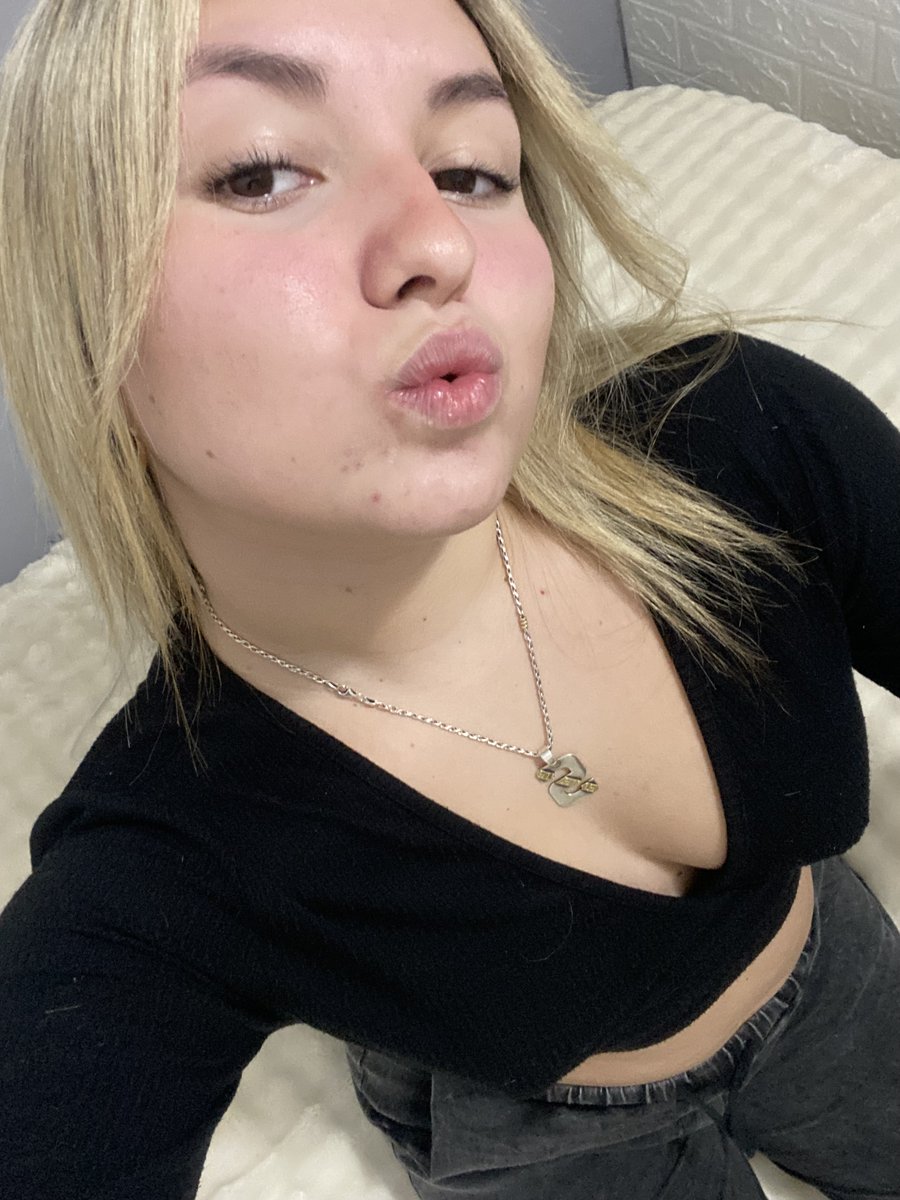 UltrGraceee's tweet photo. My throat's ready, my tits are out, and my ass is waiting.

Go see how bad I need it. FREE LINK is here ⬇️ https://t.co/HIZQ1bXPxE