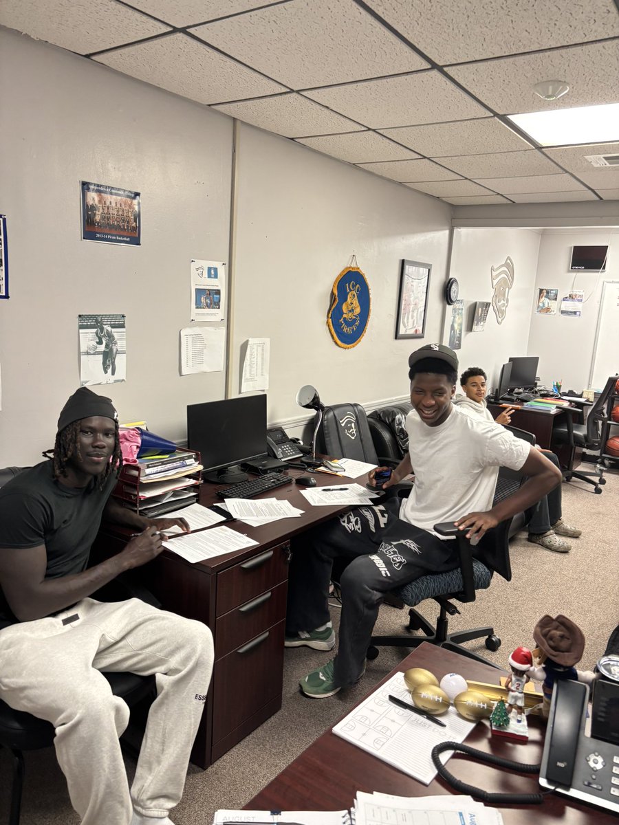 East Coast players have arrived pirate 🏴‍☠️ nation ready to set sail! <a href="/IndyPiratesMBB/">Independence CC Basketball</a>